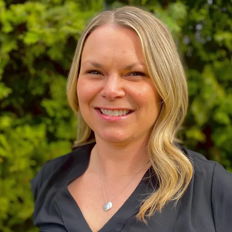 Photo of Erin Roche