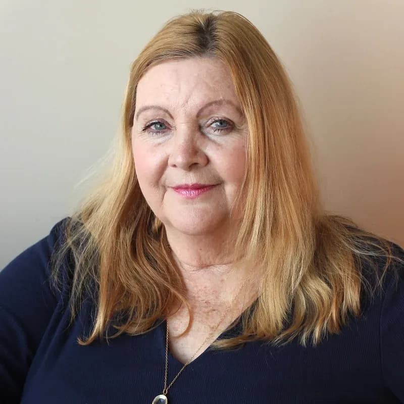 Linda Mackenzie – bio photo