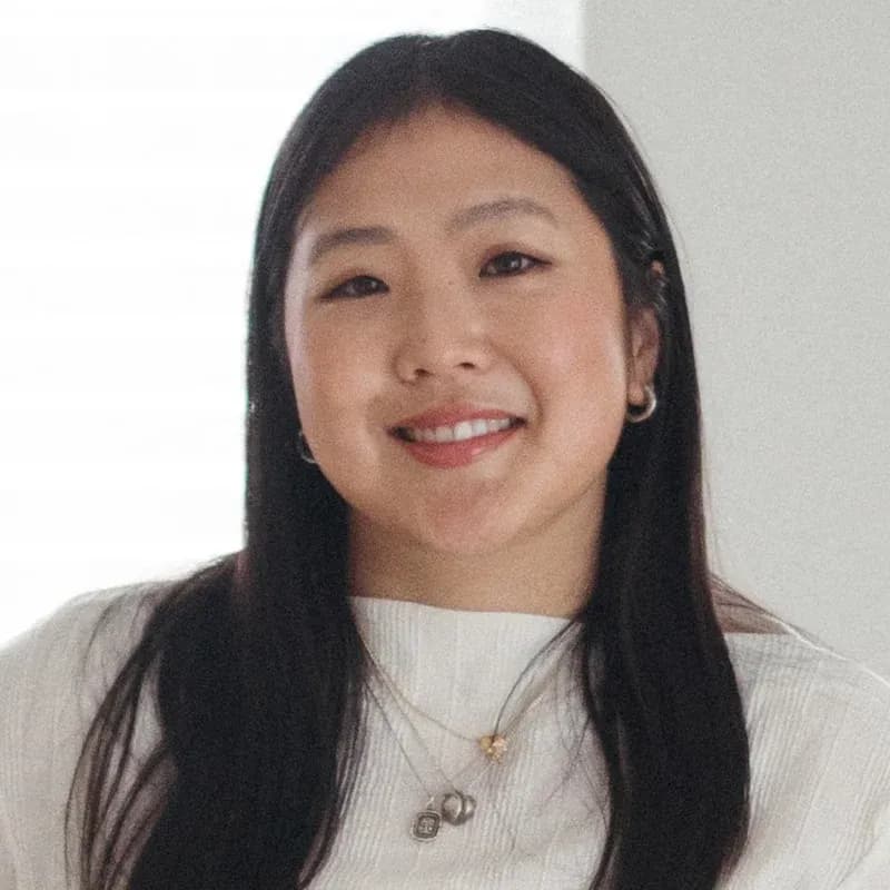 Photo of Sarah Lee